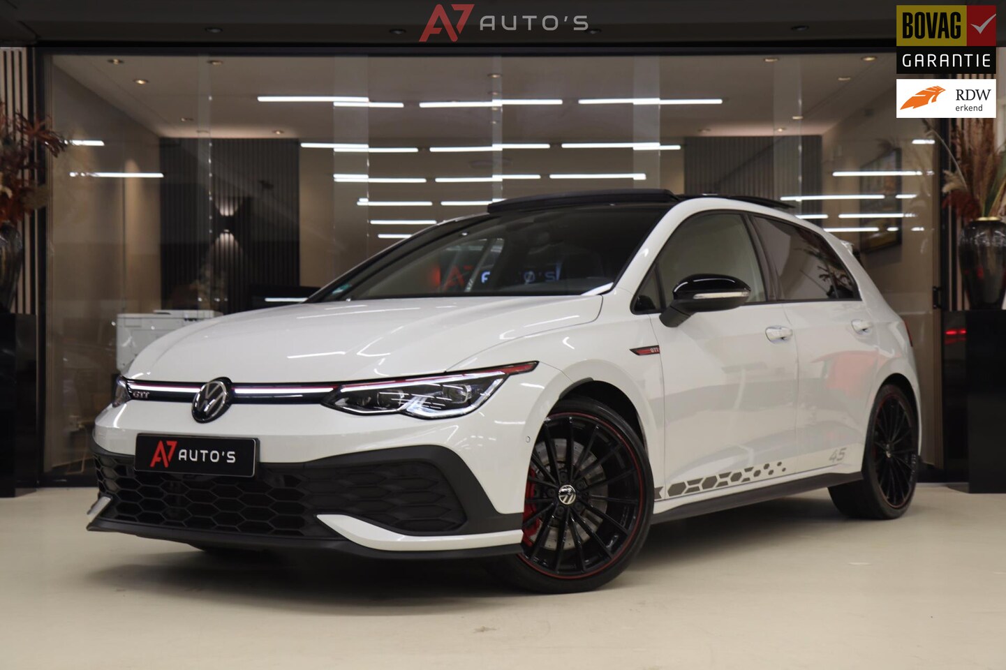 Volkswagen Golf - 2.0 TSI GTI CLUBSPORT 45 JAHRE /PANO/AKRA/IQ-LIGHT/KEYLES/VOLL - AutoWereld.nl