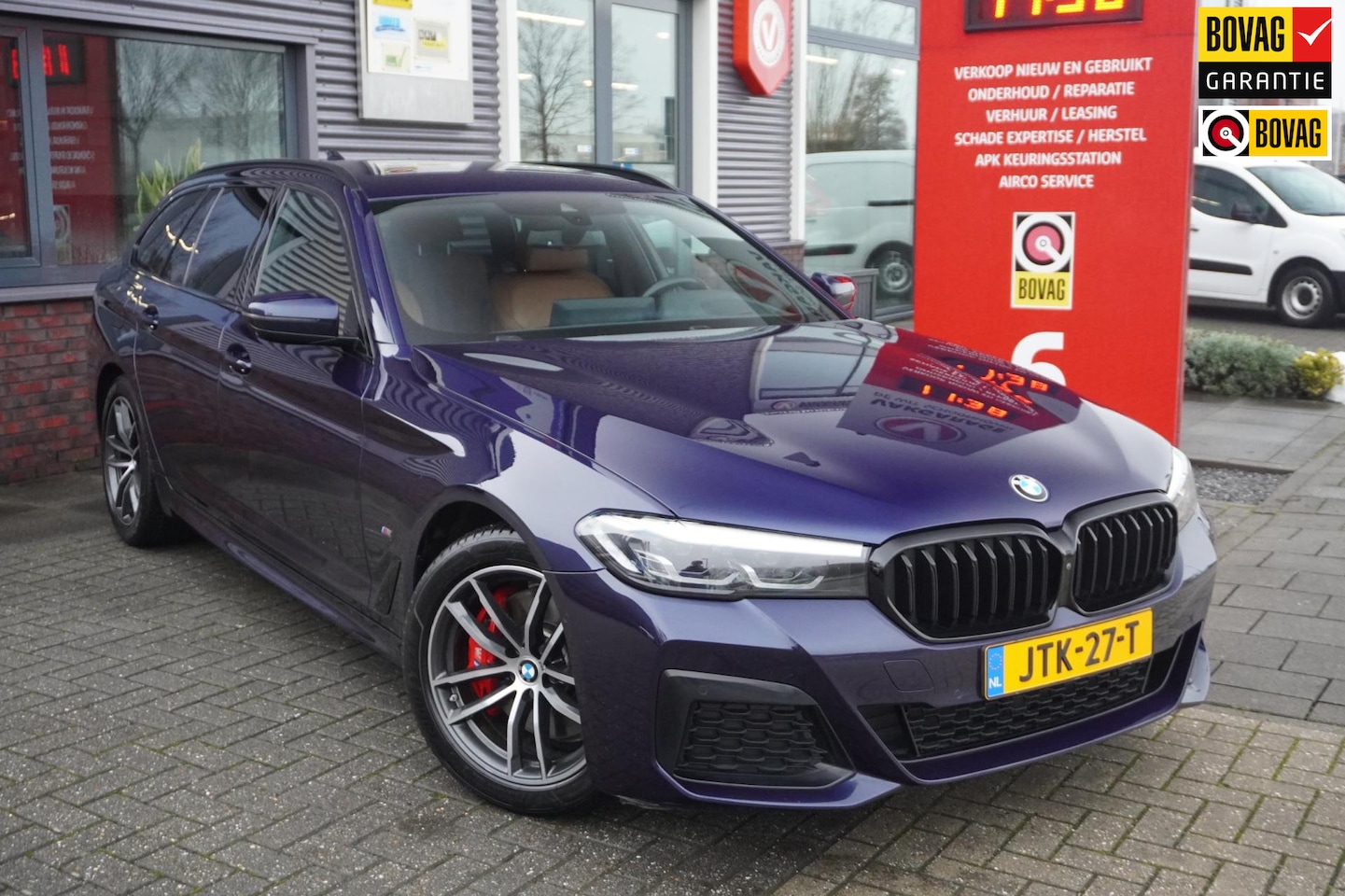 BMW 5-serie Touring - 530e Business Edition Plus / M Sport / HUD / Memory / HK / 360 Camera / Leder / Trekhaak - AutoWereld.nl