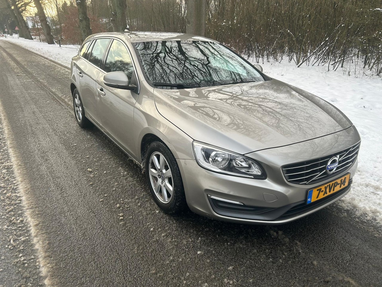 Volvo V60 - 2.0 D4 Momentum 2.0 D4 Momentum - AutoWereld.nl