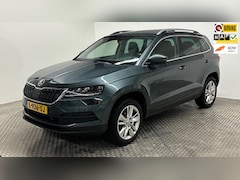 Skoda Karoq - 1.5 TSI ACT Business Edition Plus benzine automaat panoramadak navigatie trekhaak parkeers