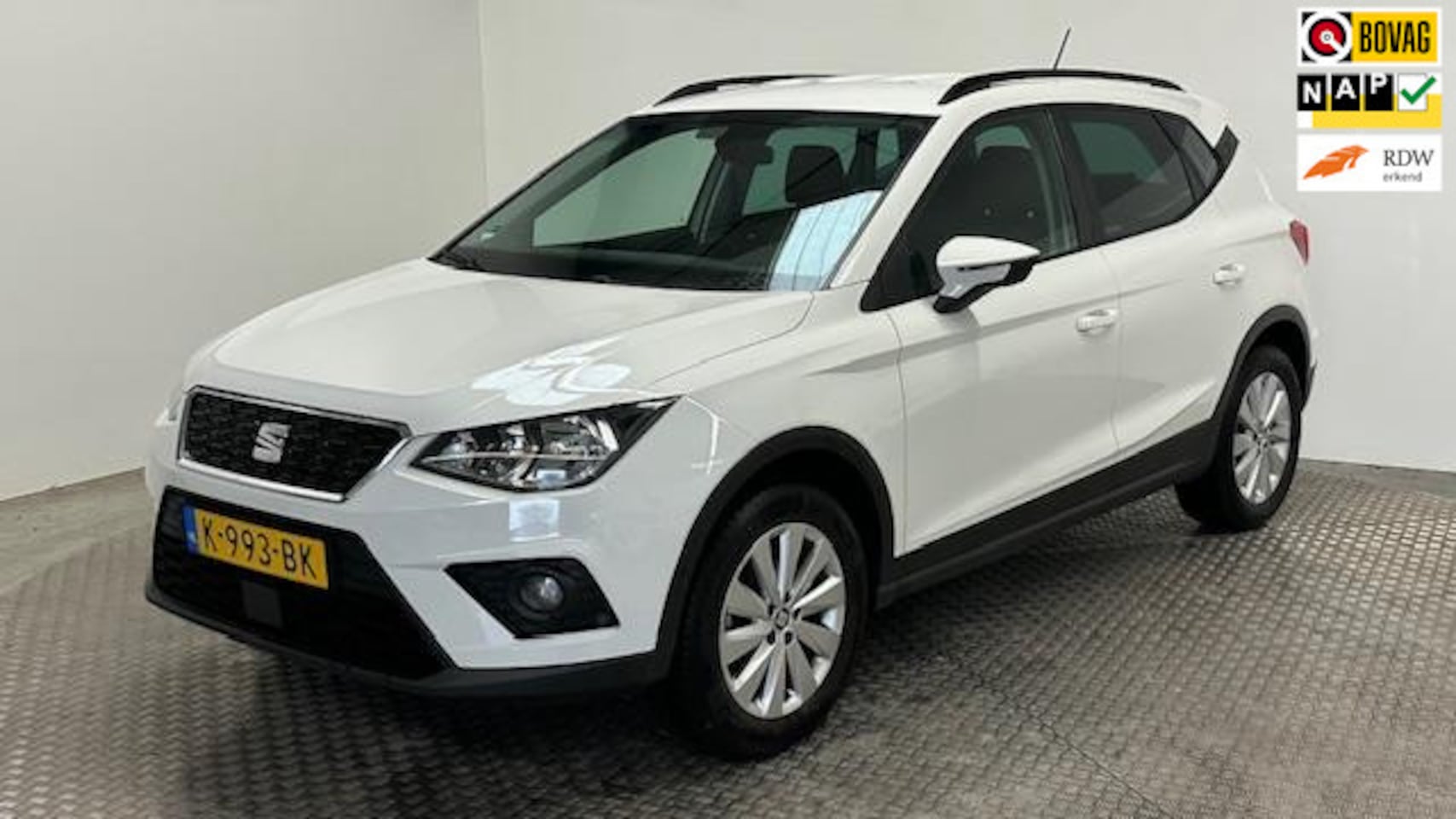 SEAT Arona - 1.0 TSI Style Business Intense parkeersensoren navigatie cruisecontrole carplay camera and - AutoWereld.nl