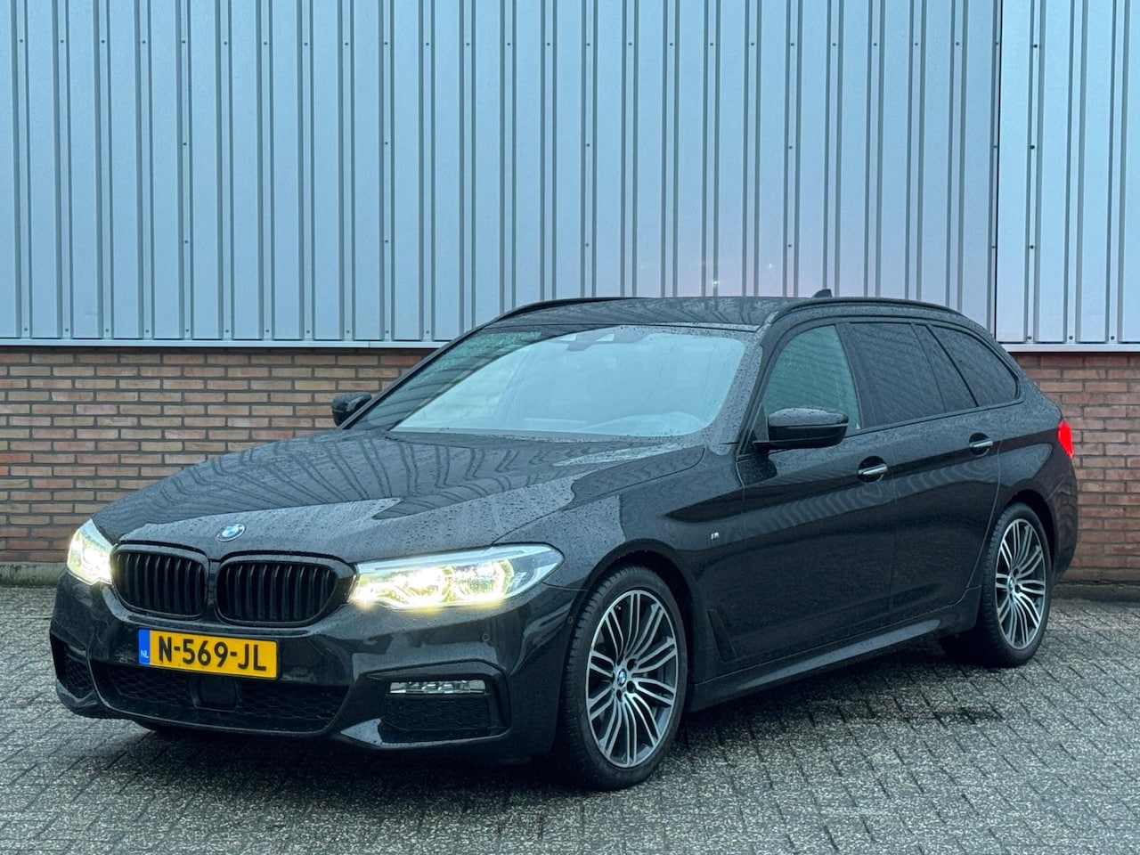 BMW 5-serie Touring - 530i xDrive High Executive M-Pakket/ Panorama - AutoWereld.nl