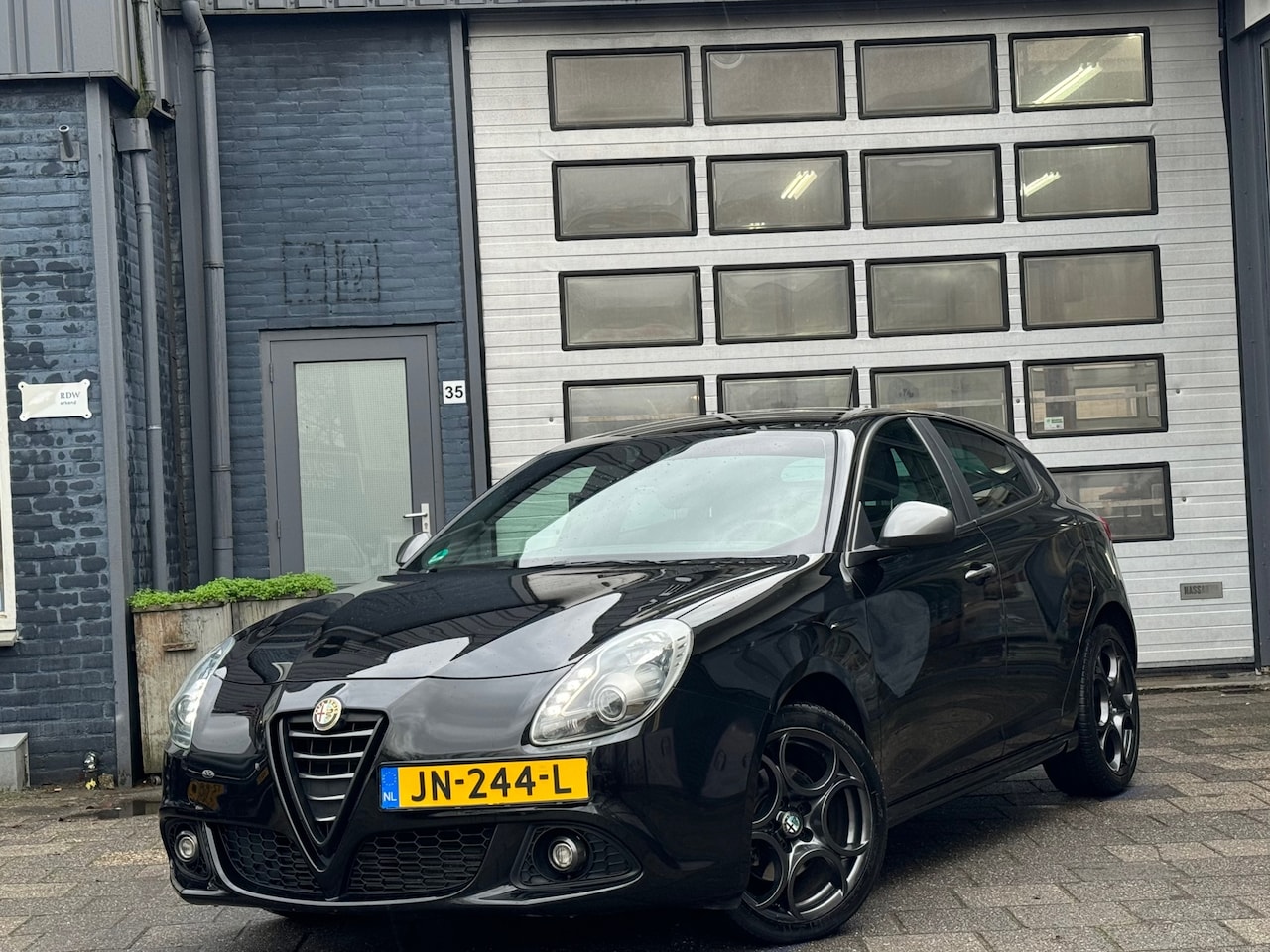 Alfa Romeo Giulietta - 1.4 Turbo MultiAir | Clima | Navi | Cruise | Automaat - AutoWereld.nl