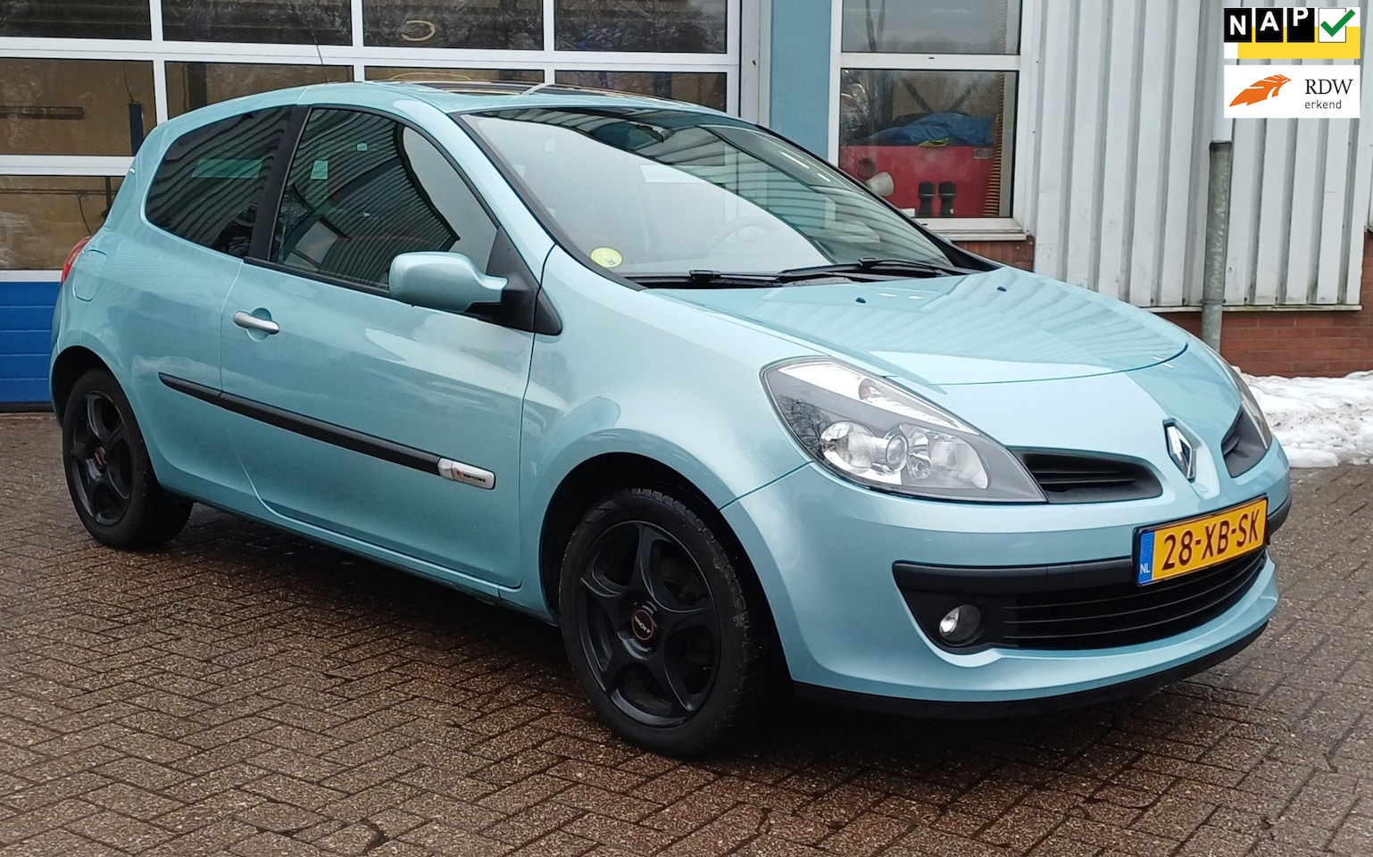Renault Clio - 1.4-16V Rip Curl Panoramadak - AutoWereld.nl