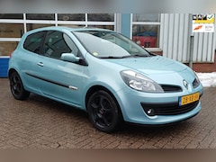 Renault Clio - 1.4-16V Rip Curl Panoramadak