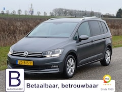 Volkswagen Touran - Highline / 7 Persoons / Trekhaak/ Camera / Carplay