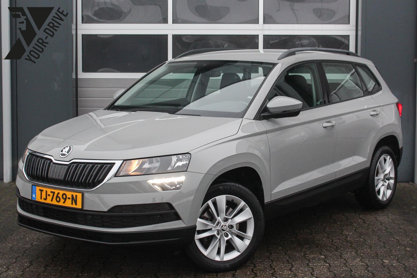 Skoda Karoq - 1.0 TSI DSG Ambition Business | Trekhaak | Nette origineel Nederlandse Karoq met historie - AutoWereld.nl