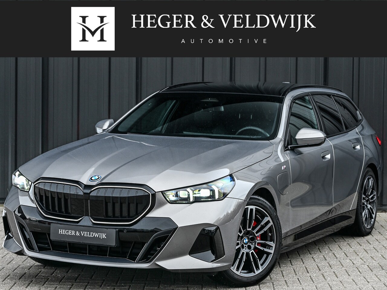 BMW 5-serie Touring - 530e xDrive · M Sportpaket Pro ·Harman Kardon · M Sport Suspension · Adaptive Led · Drivin - AutoWereld.nl