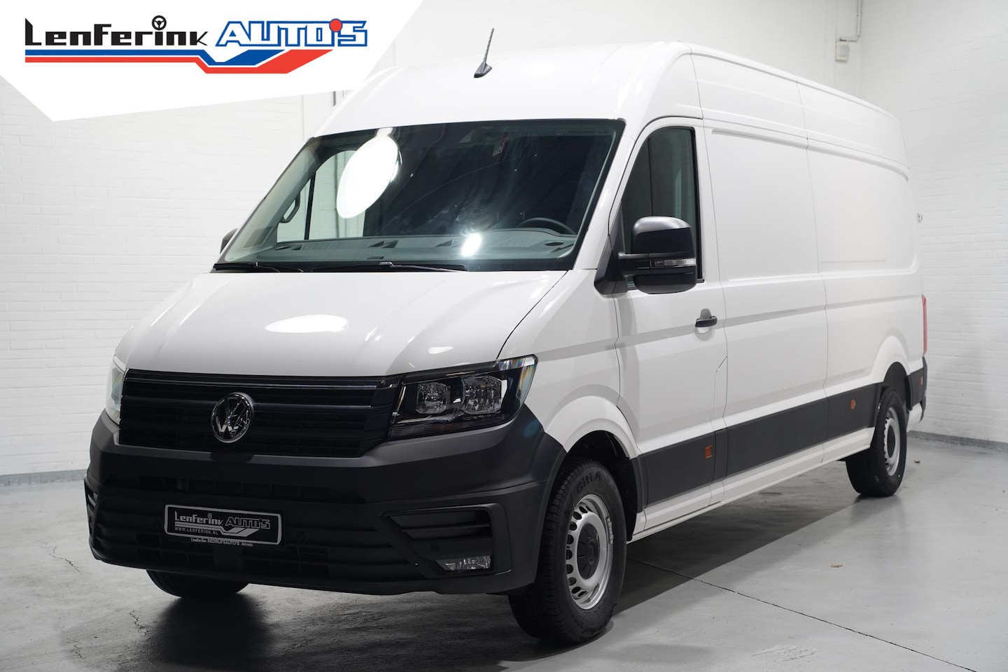 Volkswagen Crafter - 2.0 TDI 140 pk L4H3 Airco, Cruise Control Geveerde Stoel, PDC V+A, 3-Zits, Nieuw ongebruik - AutoWereld.nl