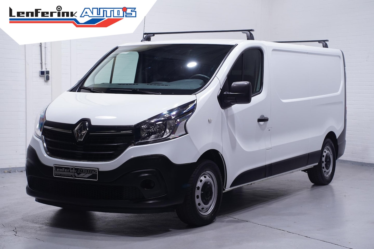 Renault Trafic - 2.0 dCi 120pk L2H1 Airco, va 299,- p/mnd Laadruimte Pakket, Keyless Entry, PDC achter - AutoWereld.nl