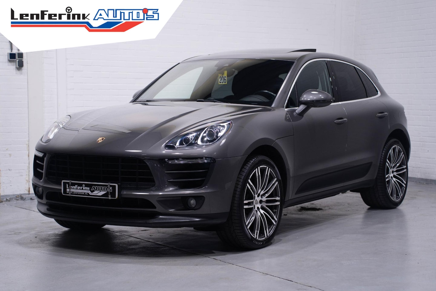 Porsche Macan - 3.0 D S Panodak Bi-Xenon 21 Inch Luchtvering NAP Bose 1e Eigenaar - AutoWereld.nl