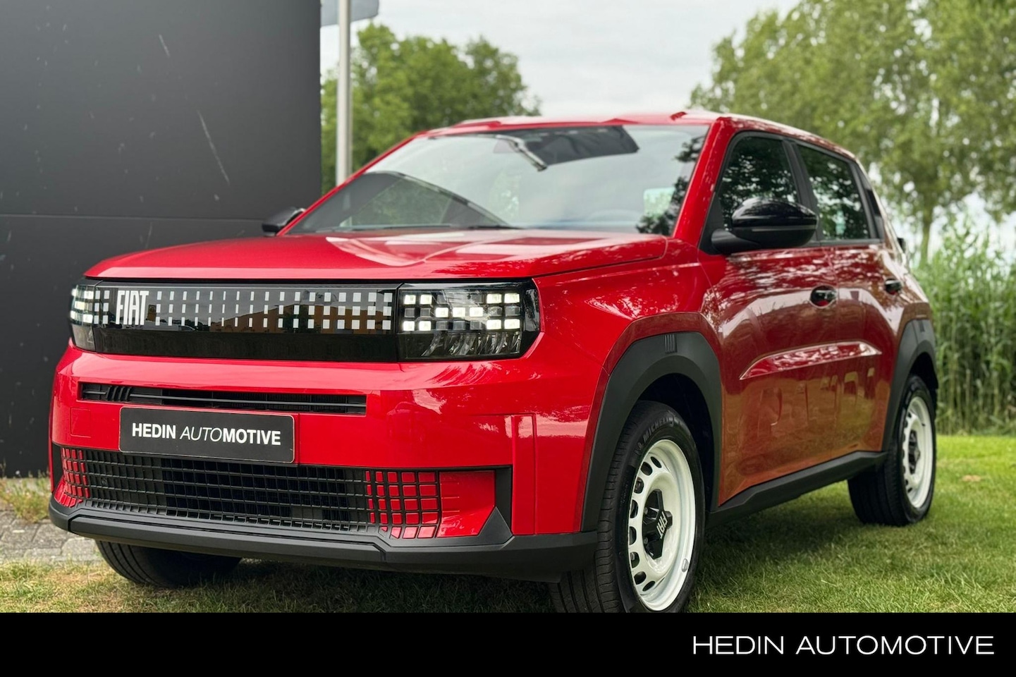 Fiat Grande Panda - RED 7.4 kW 44kWh | Airco | Parkeersensor | Apple Carplay / Android Auto | LED Verlichting - AutoWereld.nl