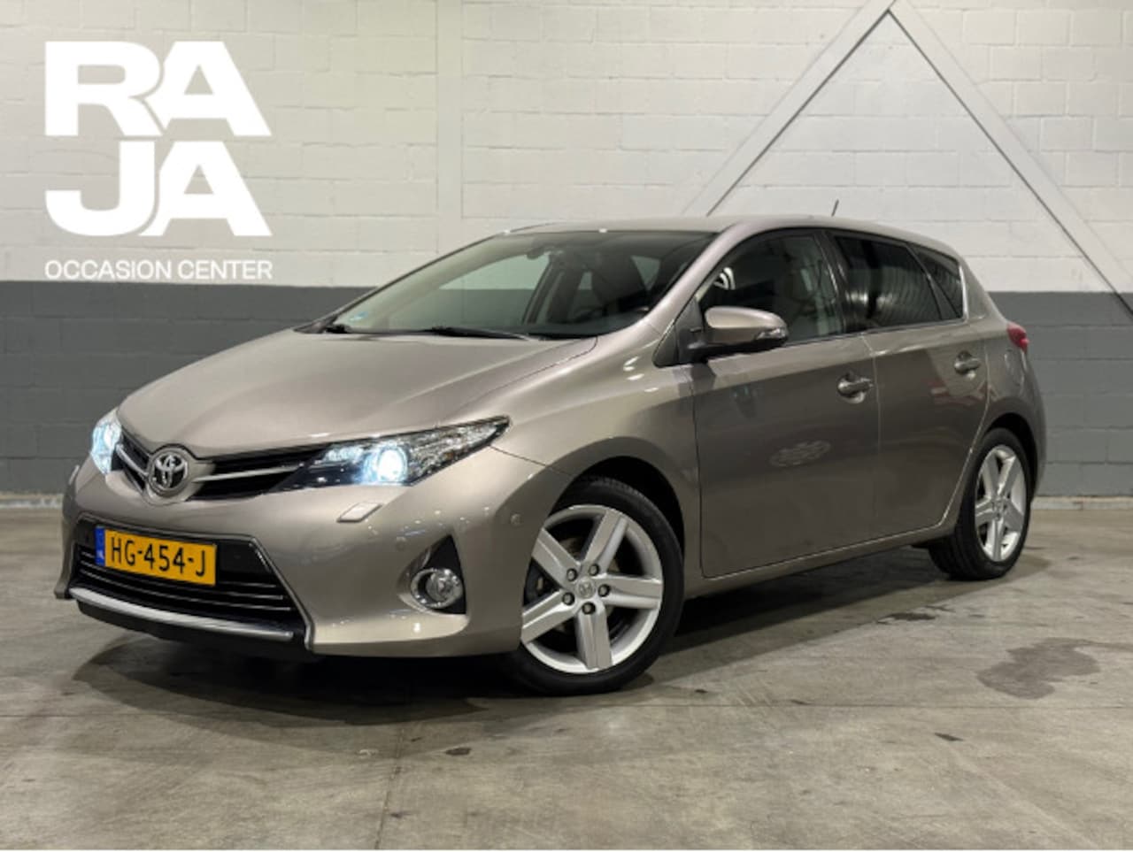 Toyota Auris - 1.6 Dynamic 1e EIG Keyless Clima Cruise Leder Dealerond - AutoWereld.nl