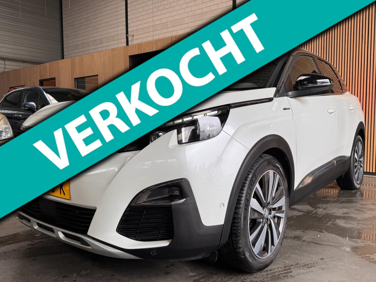 Peugeot 3008 - 1.6 e-THP GT Line Leer|Camera|Virtual|Trekhaak|NAP|APK - AutoWereld.nl