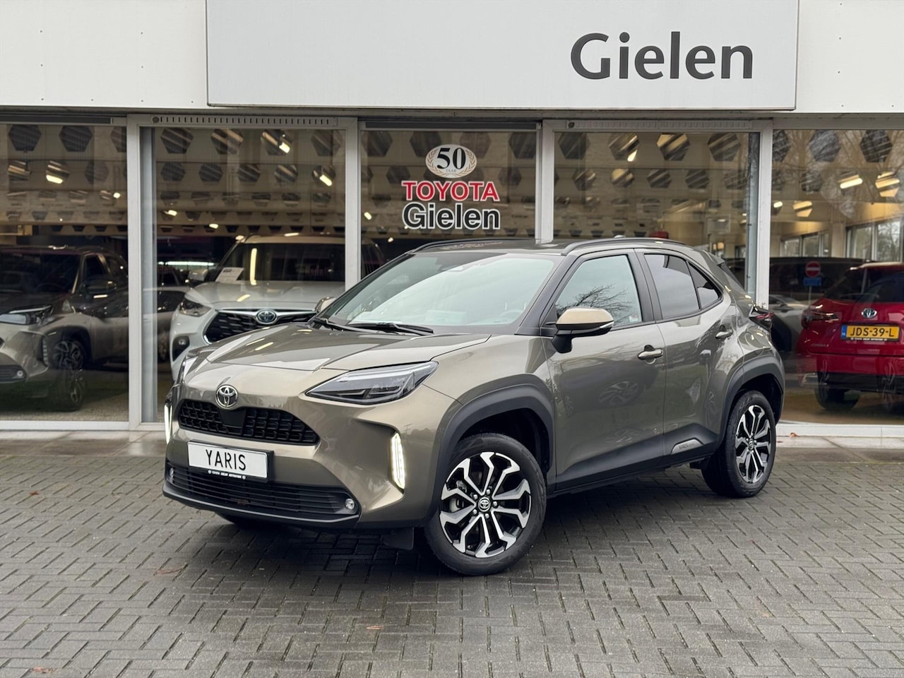 Toyota Yaris Cross - 1.5 Hybrid 130PK First Edition | Stoel + Stuurverwarming, Keyless, 17inch, CarPlay, Groot - AutoWereld.nl