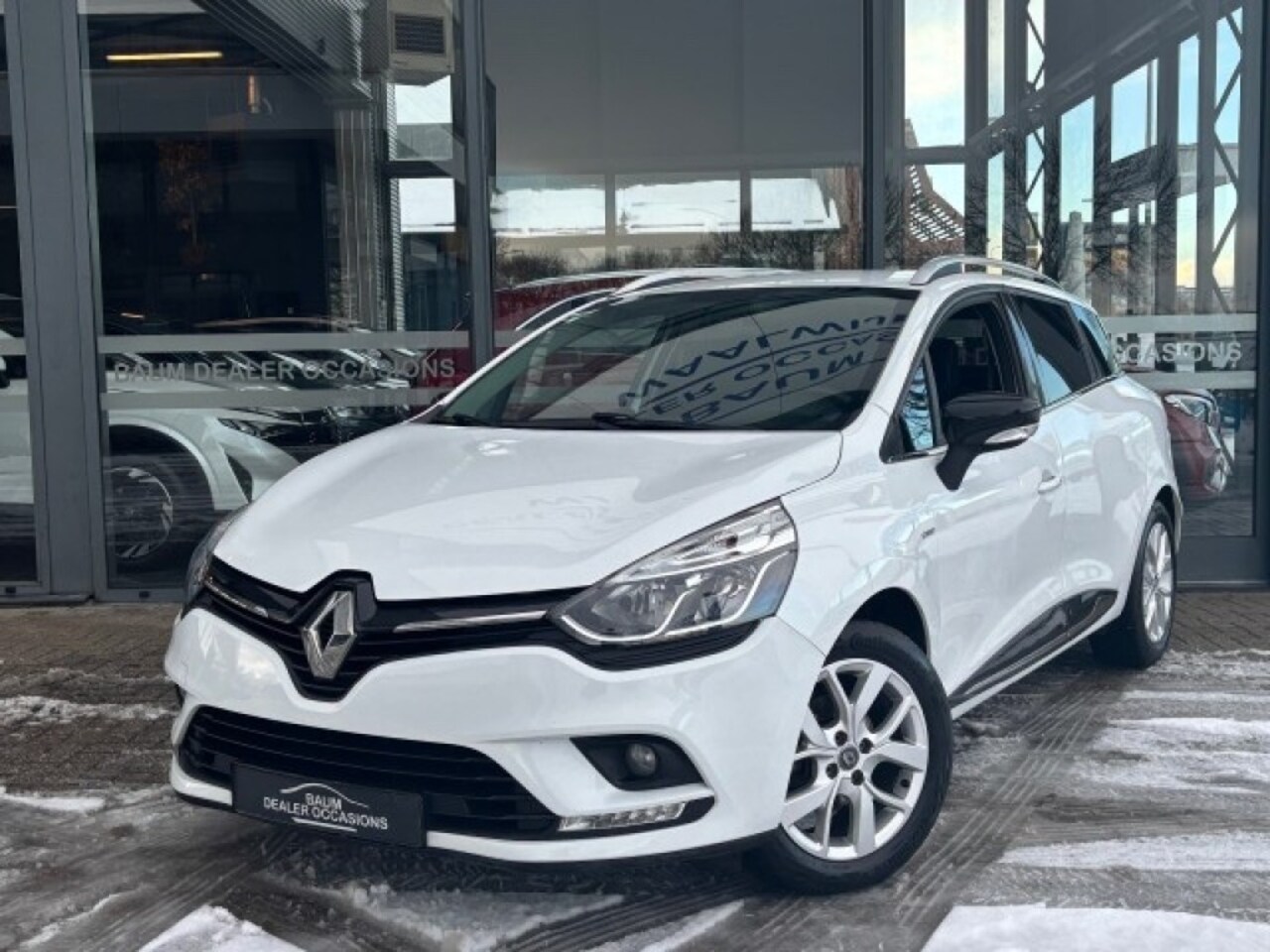 Renault Clio - 0.9 TCE LIMITED NAVI AIRCO PDC LMV - AutoWereld.nl