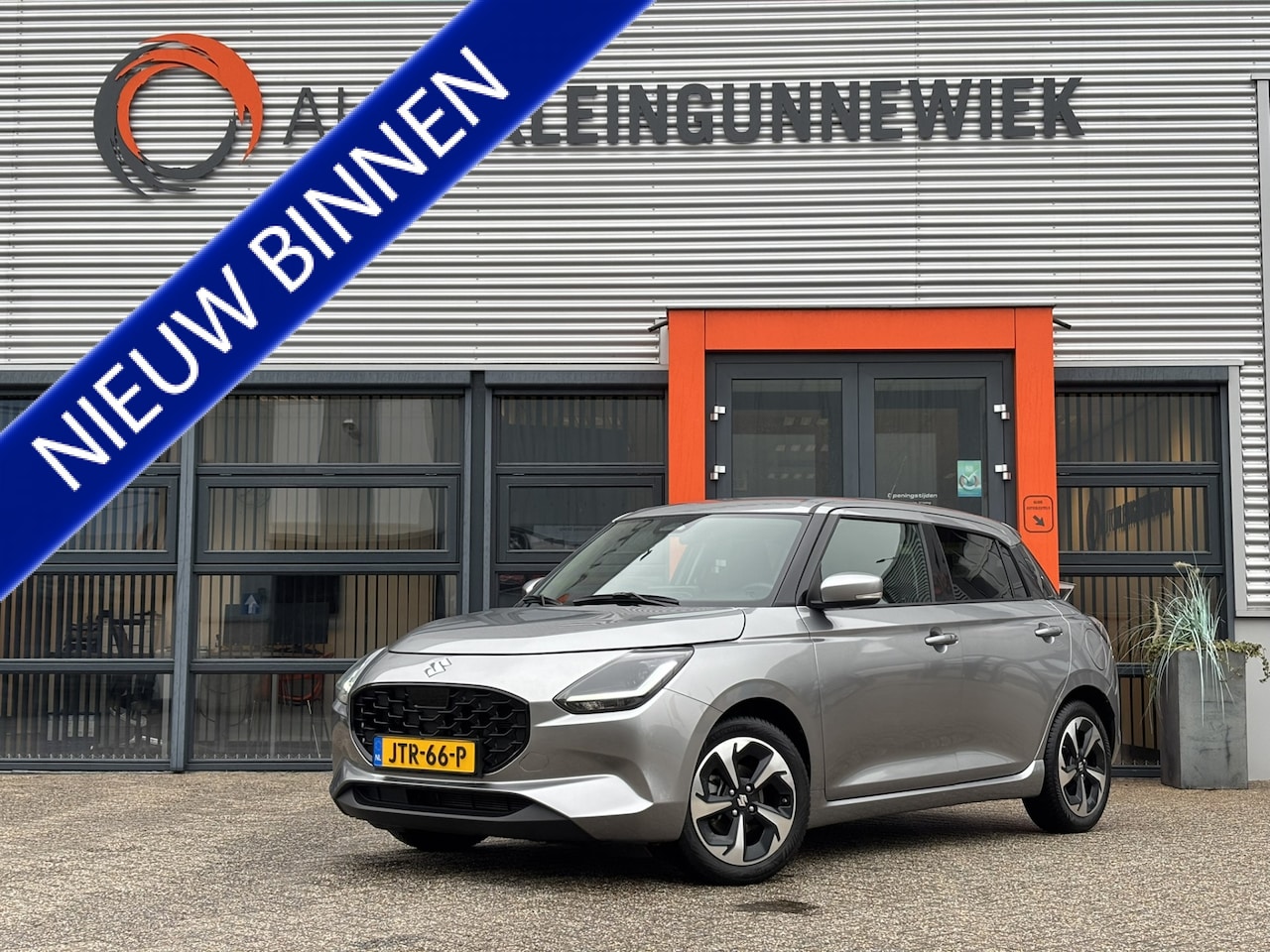 Suzuki Swift - 1.2 Style Smart Hybrid / Allseason Banden / Navi / Apple carplay / Android Auto / Stoelver - AutoWereld.nl