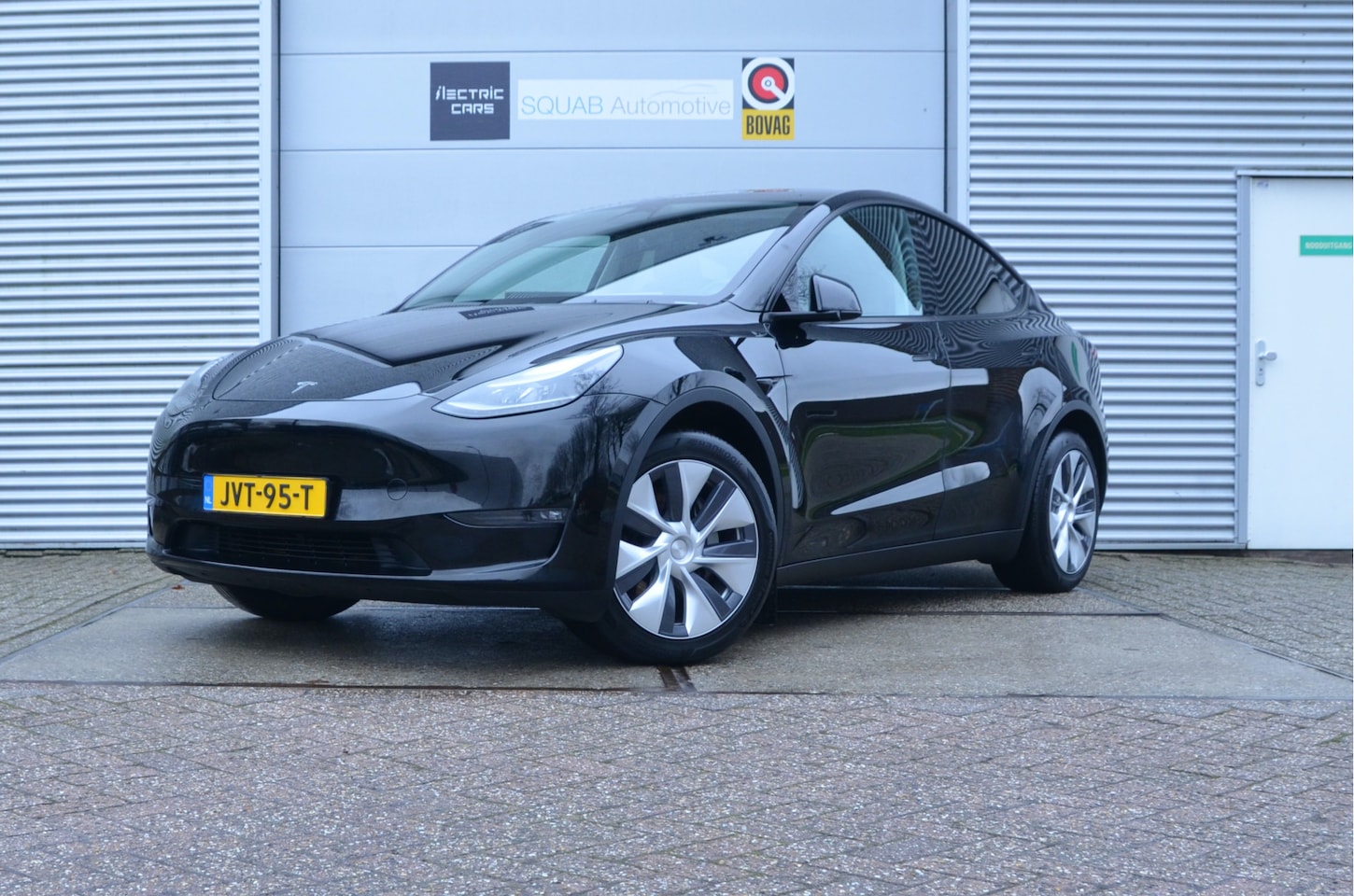 Tesla Model Y - Long Range AWD 75 kWh Trekhaak (1.600kg), AutoPilot - AutoWereld.nl