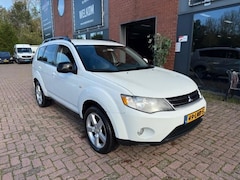 Mitsubishi Outlander - 3.0 V6 AUT 4WD, Leer, UNIEK
