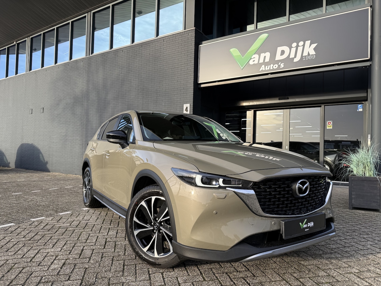 Mazda CX-5 - 2.0 Newground Trekhaak Navi 360Camera Leer 19Inch - AutoWereld.nl