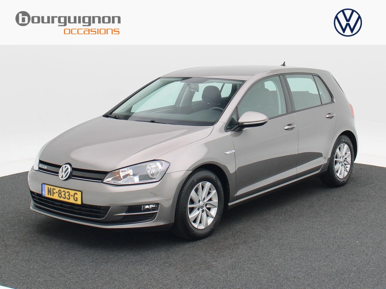 Volkswagen Golf - 1.0 TSi Edition 115 Pk | Trekhaak | CarPlay | Cruise Control | Airco | Leder Stuurwiel | 1 - AutoWereld.nl