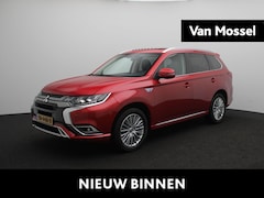 Mitsubishi Outlander - 2.4 PHEV Intense+ Aut. | Panoramadak | Camera | Trekhaak | Stoelverwarming |