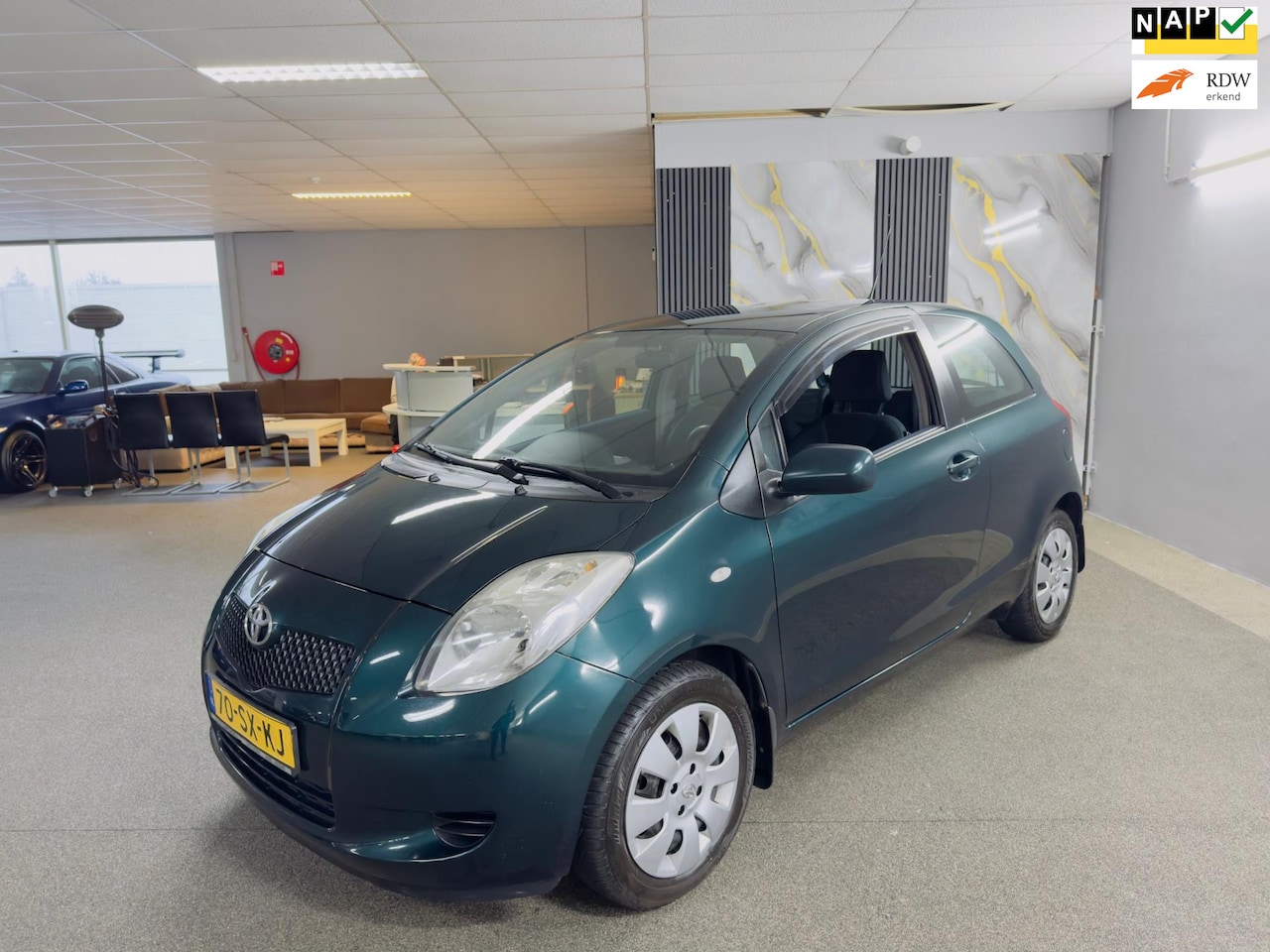 Toyota Yaris - 1.3 VVTi Sol Apk Nieuw,Airco,E-Ramen,N.A.P,Weinig km's,2 sleutels+Boekjes,Zeer Nette staat - AutoWereld.nl