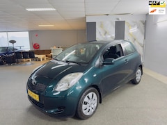 Toyota Yaris - 1.3 VVTi Sol Apk Nieuw, Airco, E-Ramen, N.A.P, Weinig km's, 2 sleutels+Boekjes, Zeer Nette
