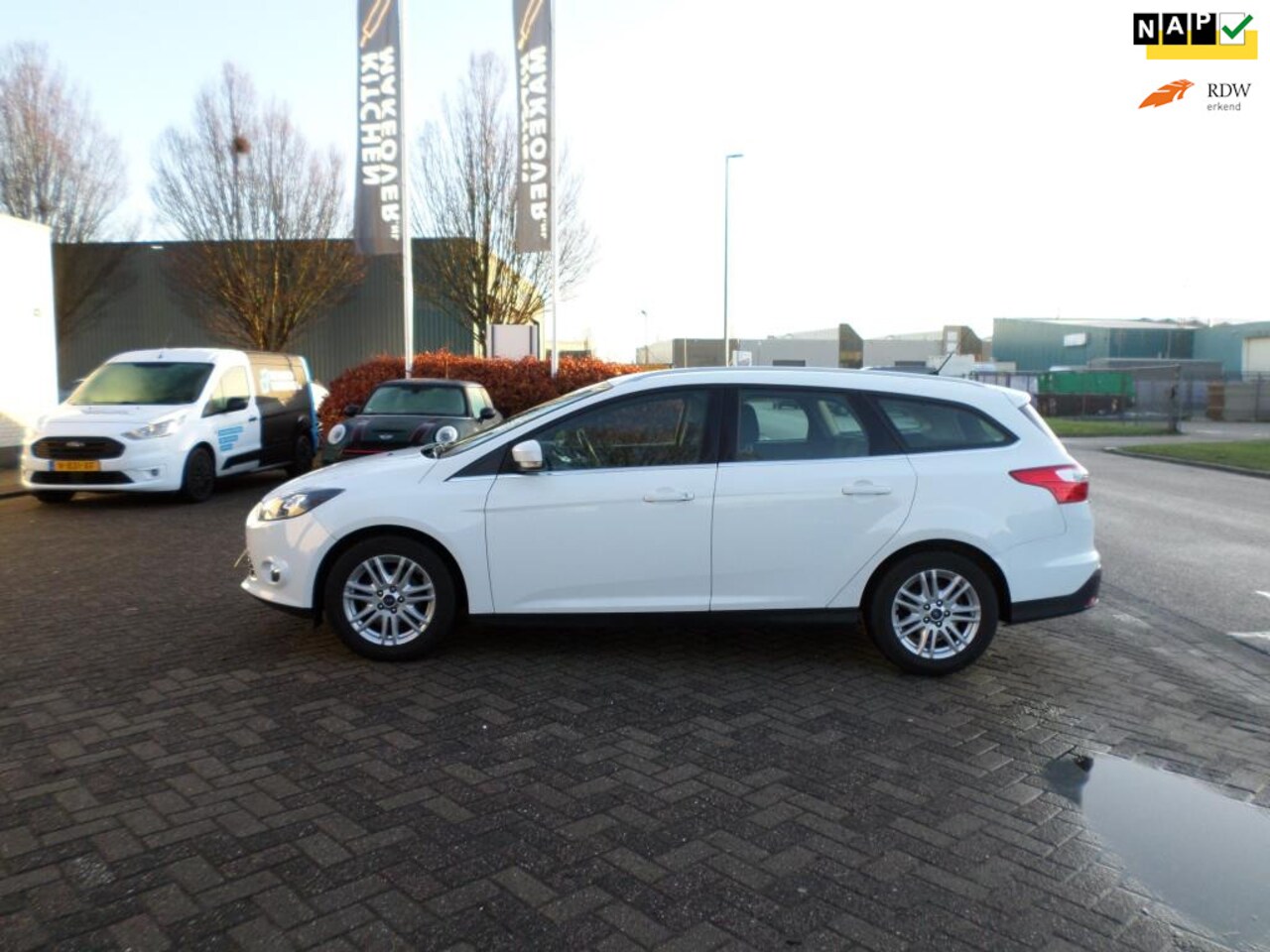 Ford Focus Wagon - 1.0 EcoBoost Titanium 1.0 EcoBoost Titanium - AutoWereld.nl