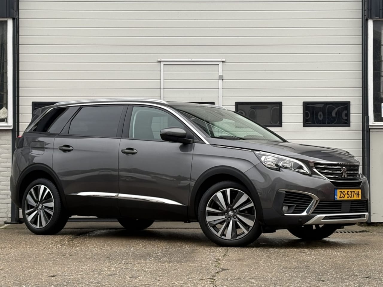 Peugeot 5008 - 1.2 PureTech Allure 7prs | Navi | Camera | keyless | Panoramadak - AutoWereld.nl