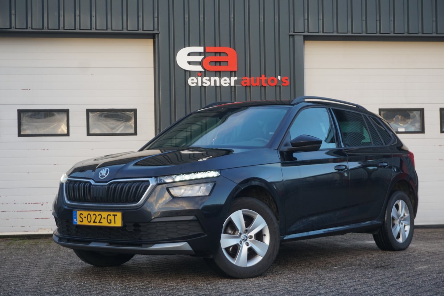 Skoda Kamiq - 1.0 TSI Sport 110 PK 6 BAK | CARPLAY / NAVI | ECC | - AutoWereld.nl