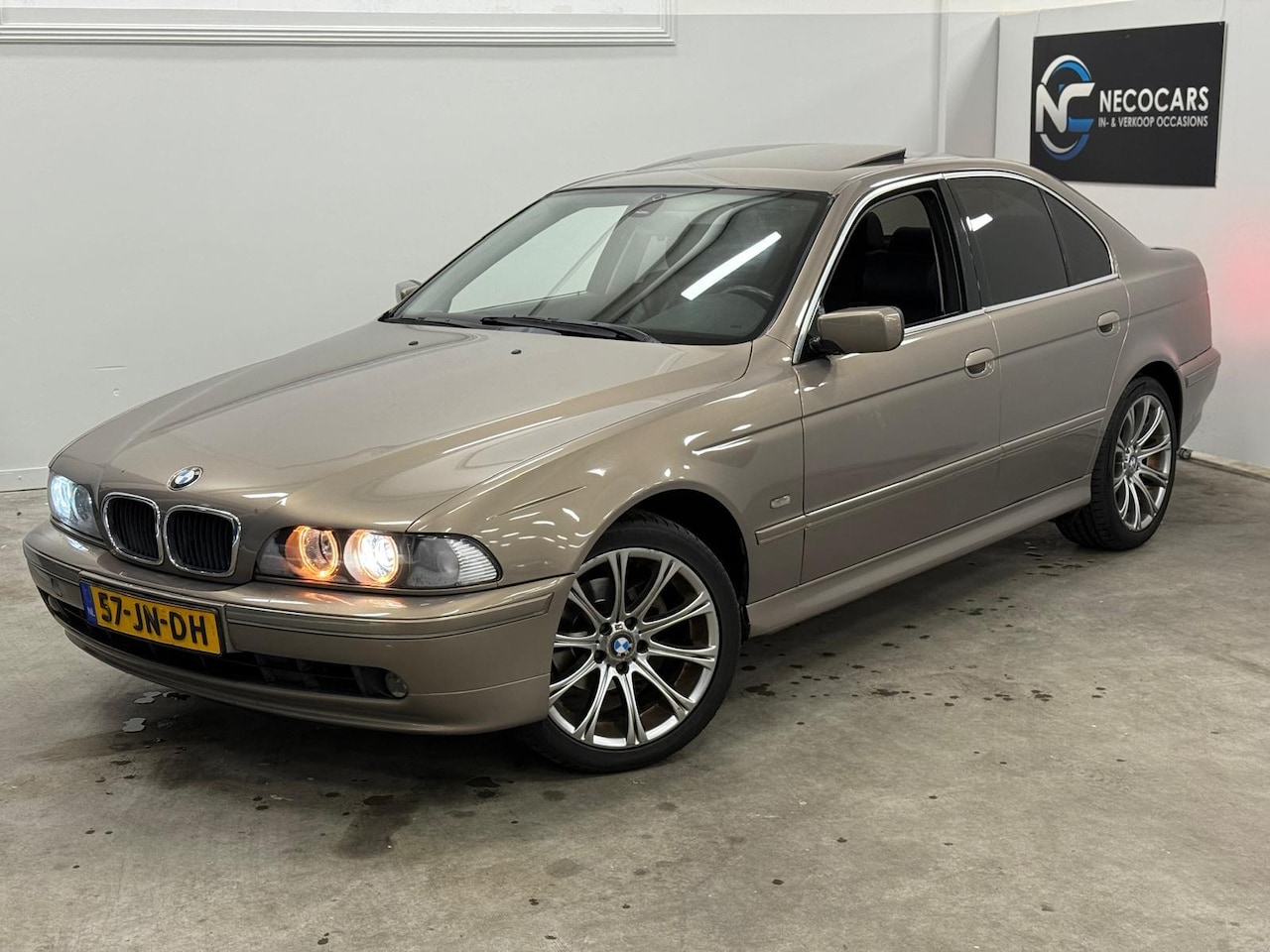 BMW 5-serie - 520i Edition / AUTOMAAAT / MULTIMEDIA-NAVI / NETTE AUTO - AutoWereld.nl