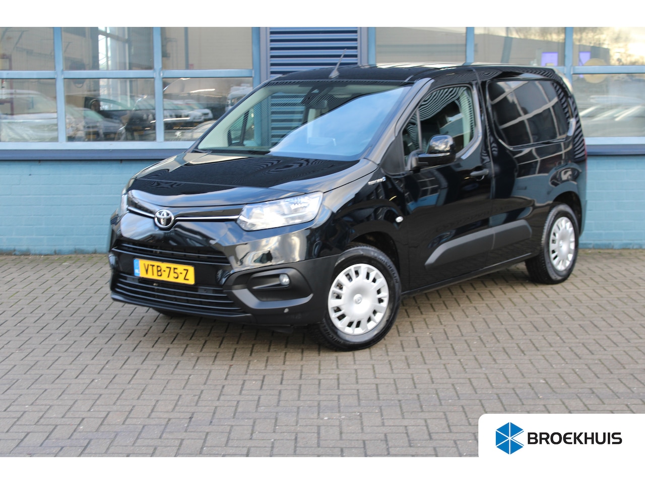 Toyota PROACE CITY Electric - 50 kWh 3-ZITS | TREKHAAK | NAVI | CAMERA | ZEER NETTE AUTO! - AutoWereld.nl