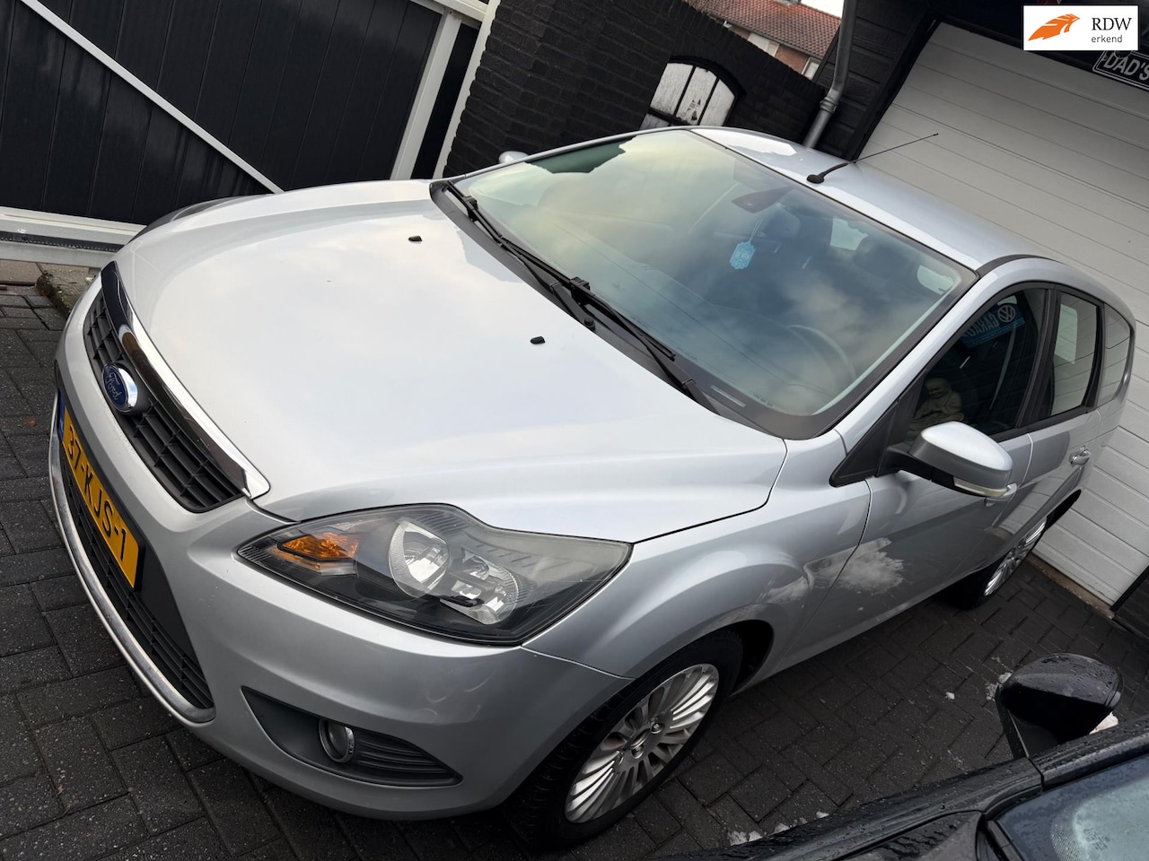 Ford Focus Wagon - 1.8 Titanium AIRCOICRUISE CTRLITREKHAAK - AutoWereld.nl