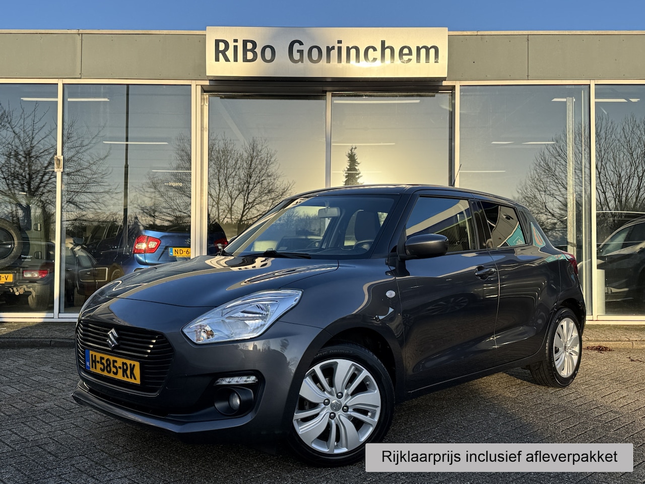 Suzuki Swift - 1.2 Select Smart Hybrid * Stoelverwarming * Achteruitrijcamera * Bluetooth * - AutoWereld.nl
