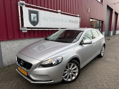 Volvo V40 - 1.6 T3 Momentum // 81 DKM NAP // Navi // Clima // PDC // Trekhaak