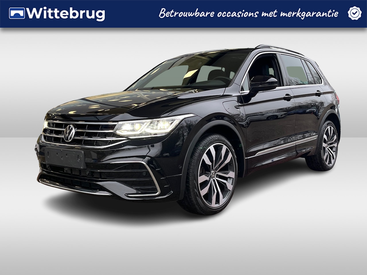 Volkswagen Tiguan - 1.4 TSI 245PK eHybrid R-Line Business+ / Panoramadak / Virtual cockpit pro / IQ LED / Voor - AutoWereld.nl