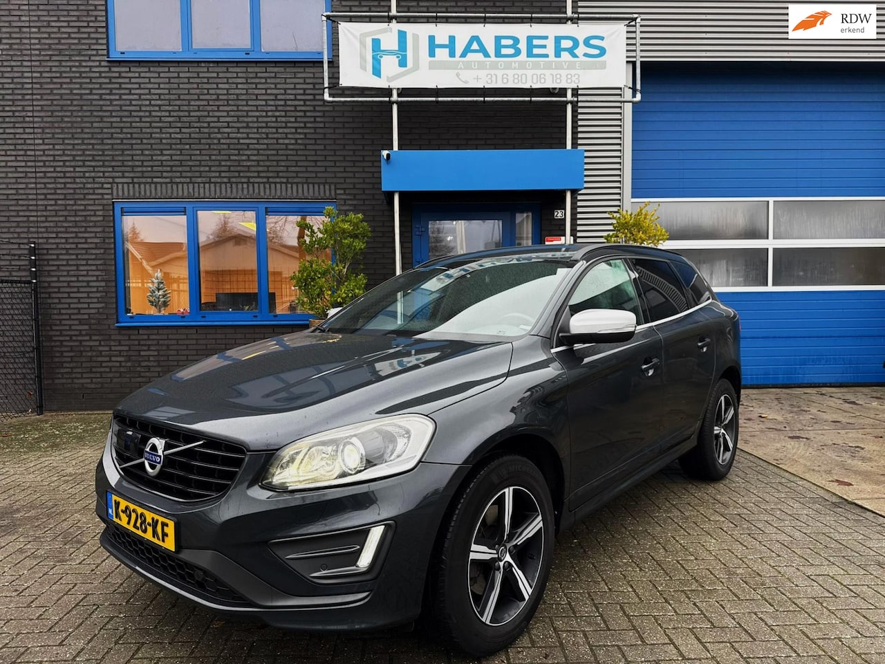 Volvo XC60 - 2.0 D4 FWD Polar+ 190PK|Face Lift|Navi|Adaptive Cruise|Xenon\Led|Trekhaak|R-Design|lane As - AutoWereld.nl