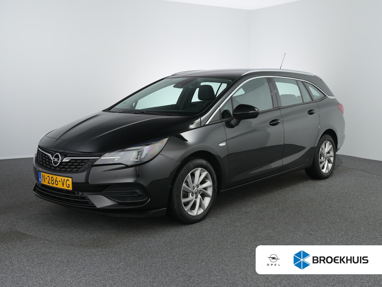 Opel Astra Sports Tourer - 1.2 Business Elegance 130PK | 100% onderhouden | Trekhaak | Achteruitrijcamera | Apple Car - AutoWereld.nl