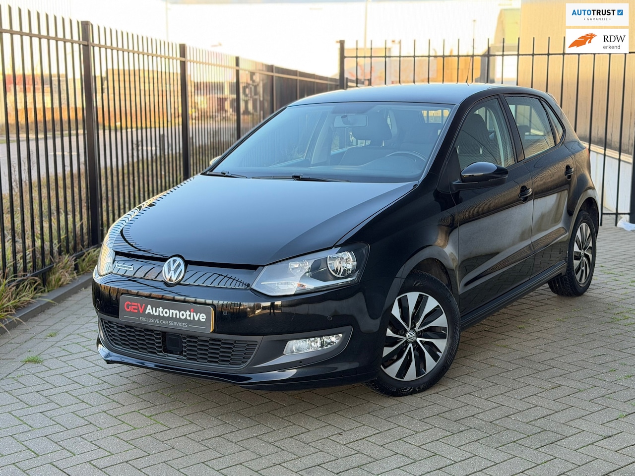 Volkswagen Polo - 1.0 BlueMotion Navi ACC Cruise Airco Grote scherm - AutoWereld.nl