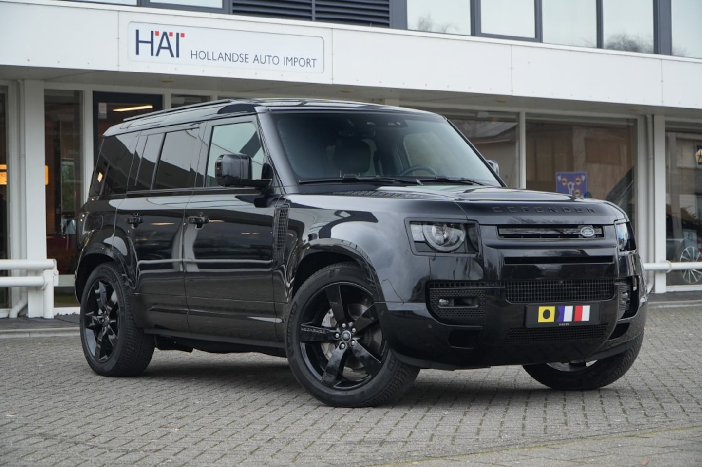 Land Rover Defender 110 - 2.0 P300e X-Dynamic HSE I Pano I 22 Inch I Head-up I Trekhaak I - AutoWereld.nl