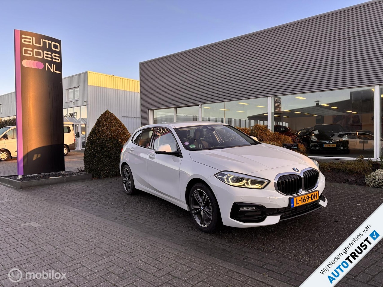 BMW 1-serie - 118i Corporate Lease Sport Navi Camera - AutoWereld.nl
