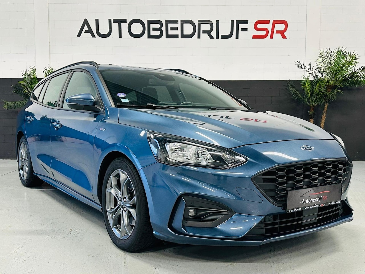 Ford Focus Wagon - 1.0 EcoBoost Titanium Business ST Line Automaat Carplay! Trekhaak! Vol opties! - AutoWereld.nl