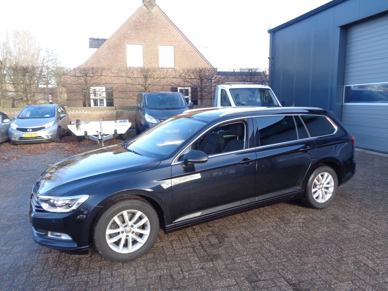 Volkswagen Passat Variant - 1.5 TSI Comfortline Business Ecc, Trekhaak, carplay, navigatie, automaat !! - AutoWereld.nl