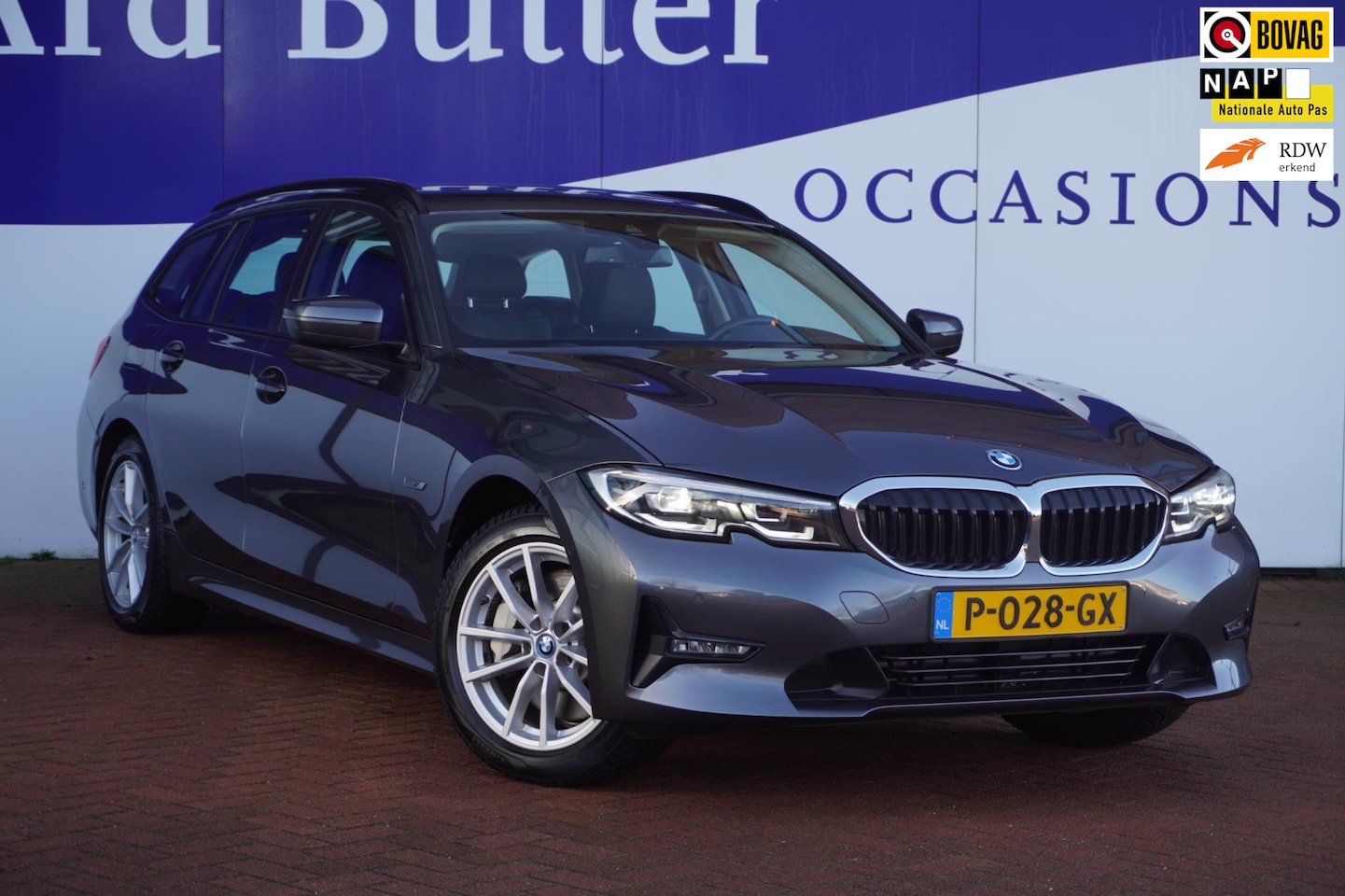 BMW 3-serie Touring - 330e Business Edition Plus 292PK / 1EIG / ORIG-NL / Camera / Leder / Stoel-verw. / Keyless - AutoWereld.nl
