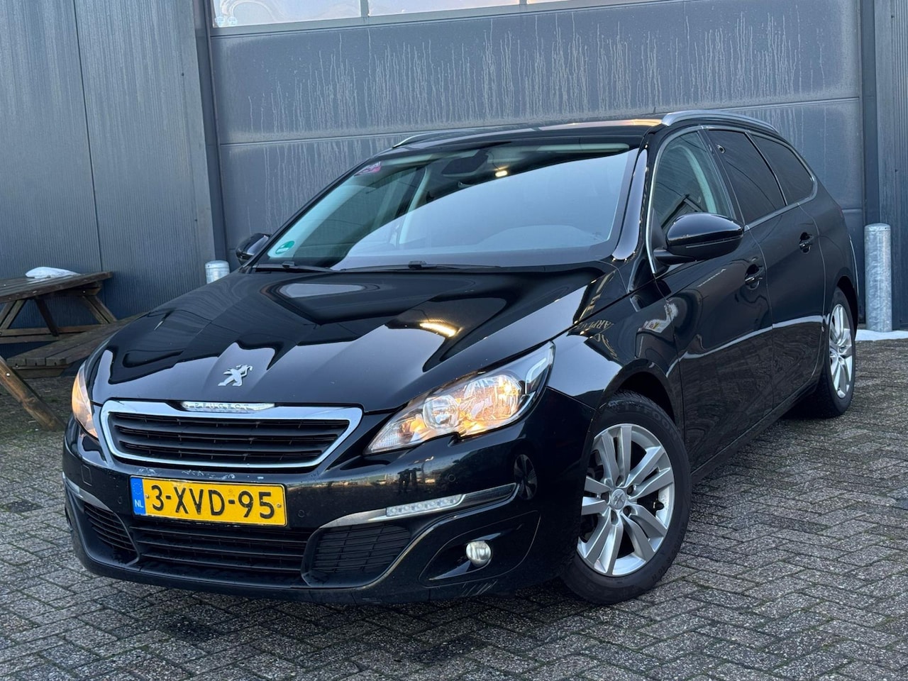 Peugeot 308 SW - 1.6 BlueHDI Blue Lease Executive 1.6 BlueHDI Blue Lease Executive - AutoWereld.nl