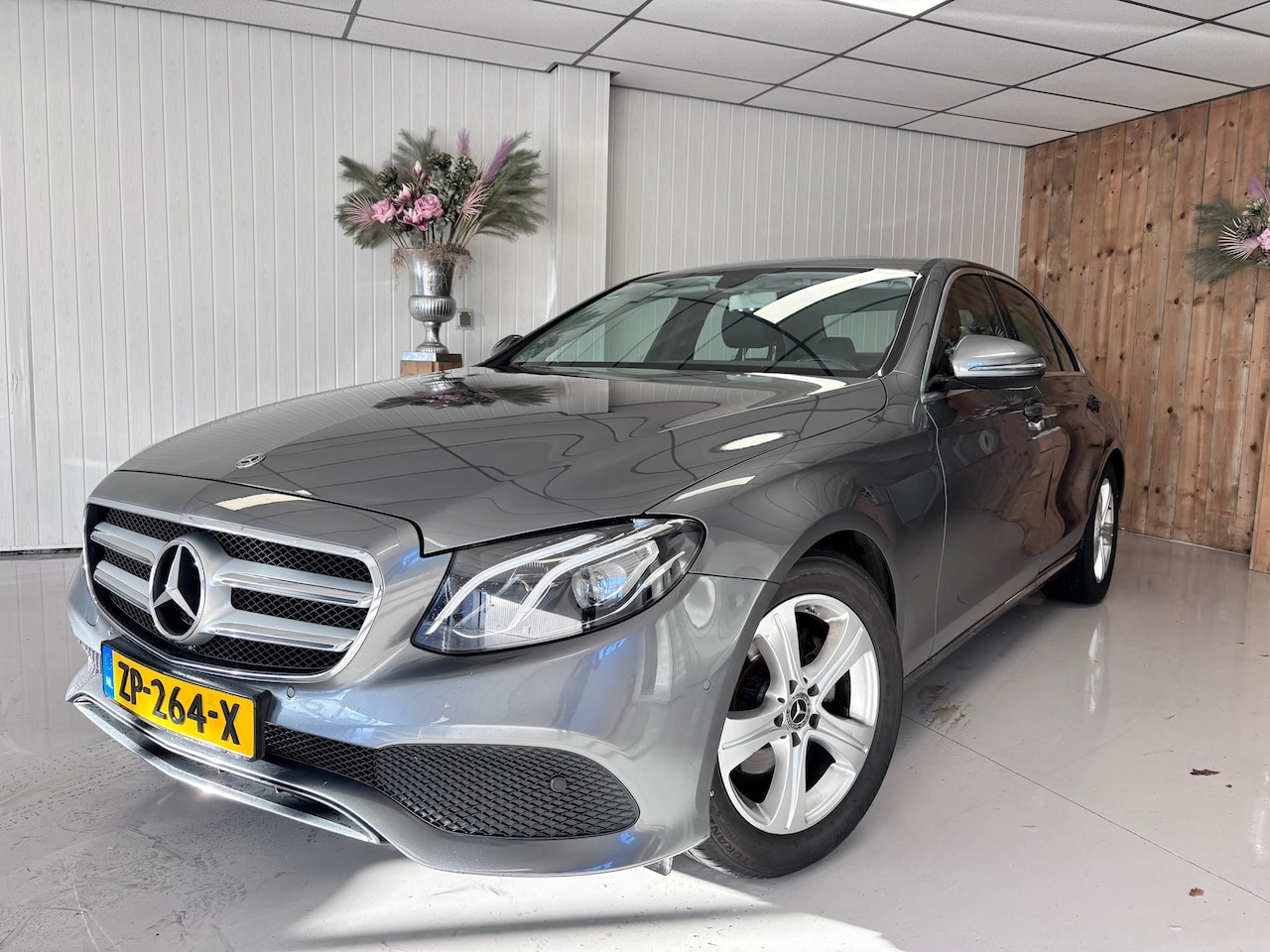 Mercedes-Benz E-klasse - 200 200, AUTOMAAT, TREKHAAK, TOPSTAAT, 2E EIGENAAR, ETC.... - AutoWereld.nl