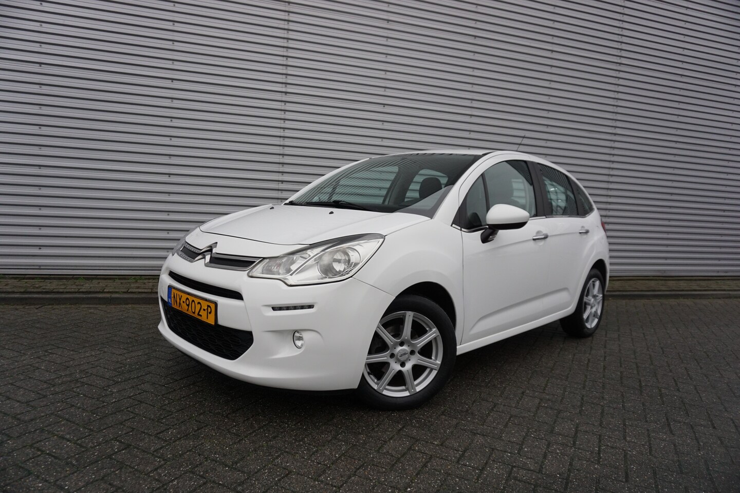 Citroën C3 - 1.0 PureTech Collection Climate / Navi / Cruise / DAB / Stoelverw. / Parkeersens. / Lm vel - AutoWereld.nl