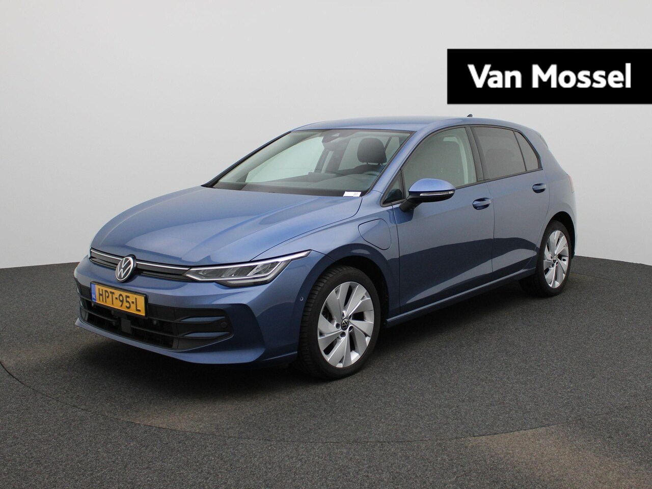 Volkswagen Golf - 1.5 eHybrid Life Edition | Camera | Parkeersensoren | Stoel/stuur verwarming | Cruise cont - AutoWereld.nl