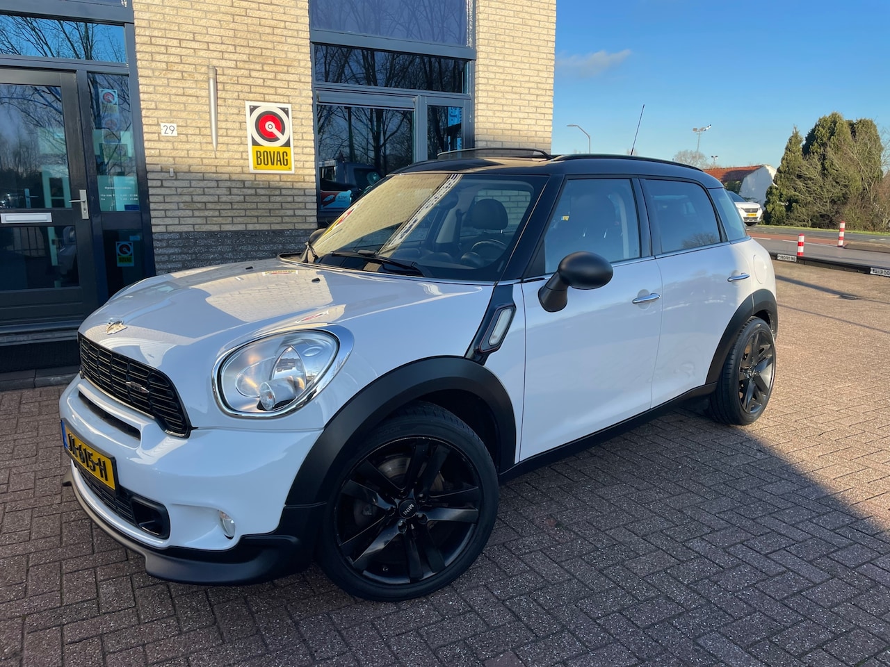 MINI Countryman - Mini 1.6 John Cooper works - Pano schuifdak - AutoWereld.nl